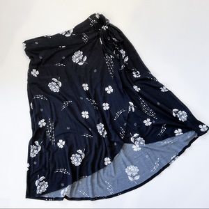 Maurices Black and White Floral Wrap Skirt L